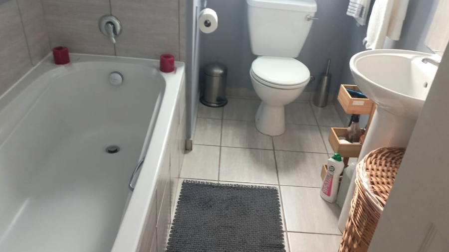 2 Bedroom Property for Sale in Kidds Beach Eastern Cape
